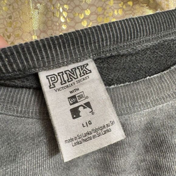 PINK Victorias Secret MLB San Francisco Giants Cold Shoulder Sweater Gray Large - Picture 4 of 8